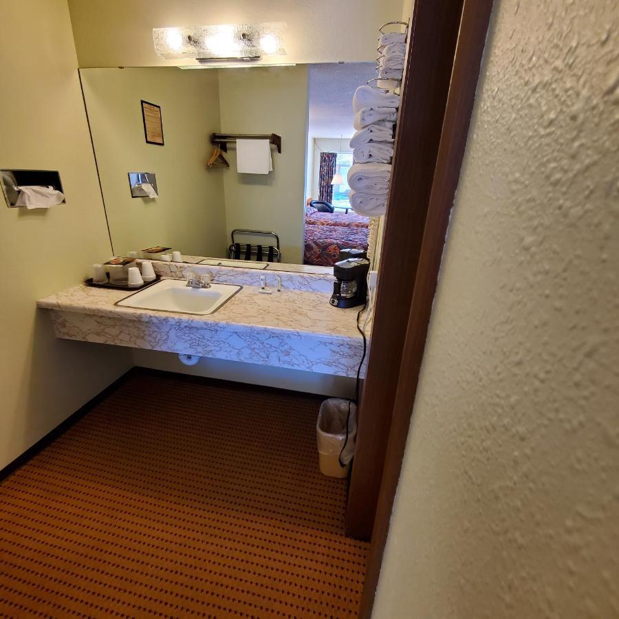 Robin Hood Motel Raton