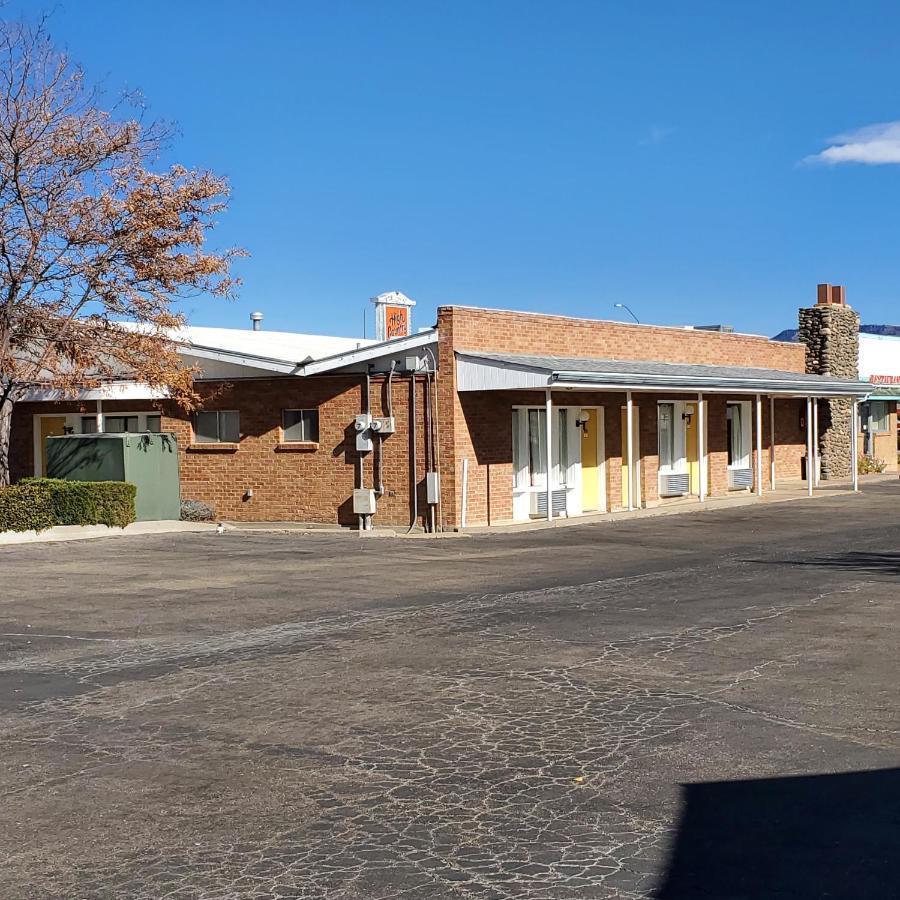 Robin Hood Motel *