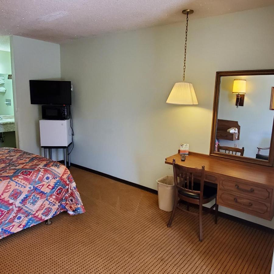 Robin Hood Motel Raton
