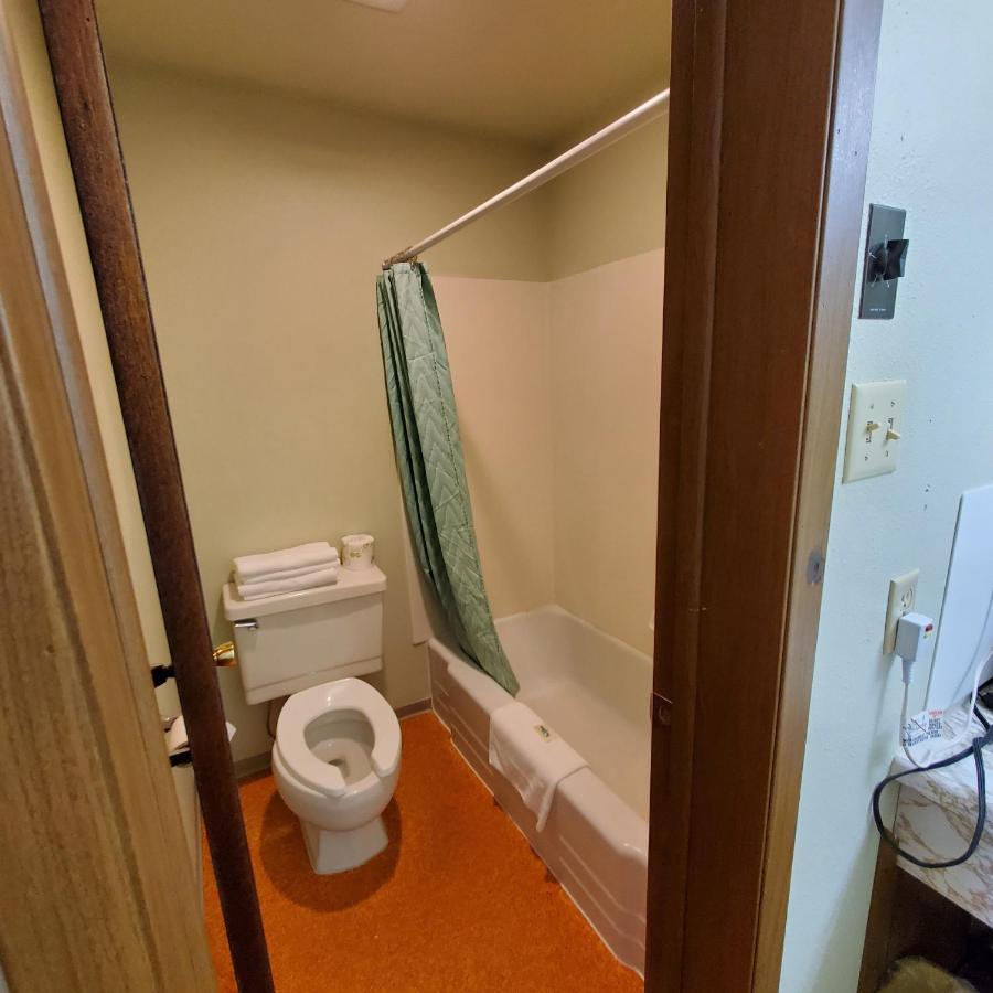 Robin Hood Motel *
