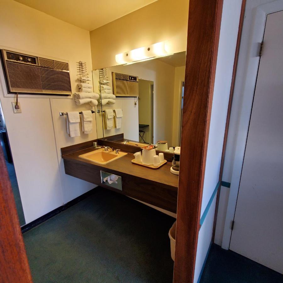 Robin Hood Motel Raton